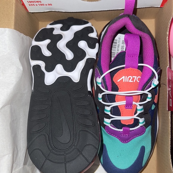 Nike Air Max 270 - Picture 6 of 7